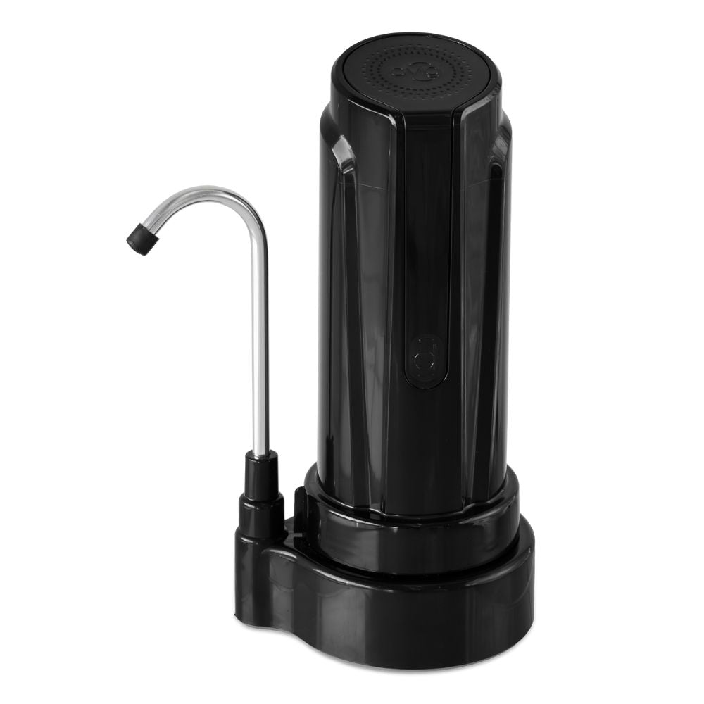 Purificador de agua Dvigi Aqua sobre mesada