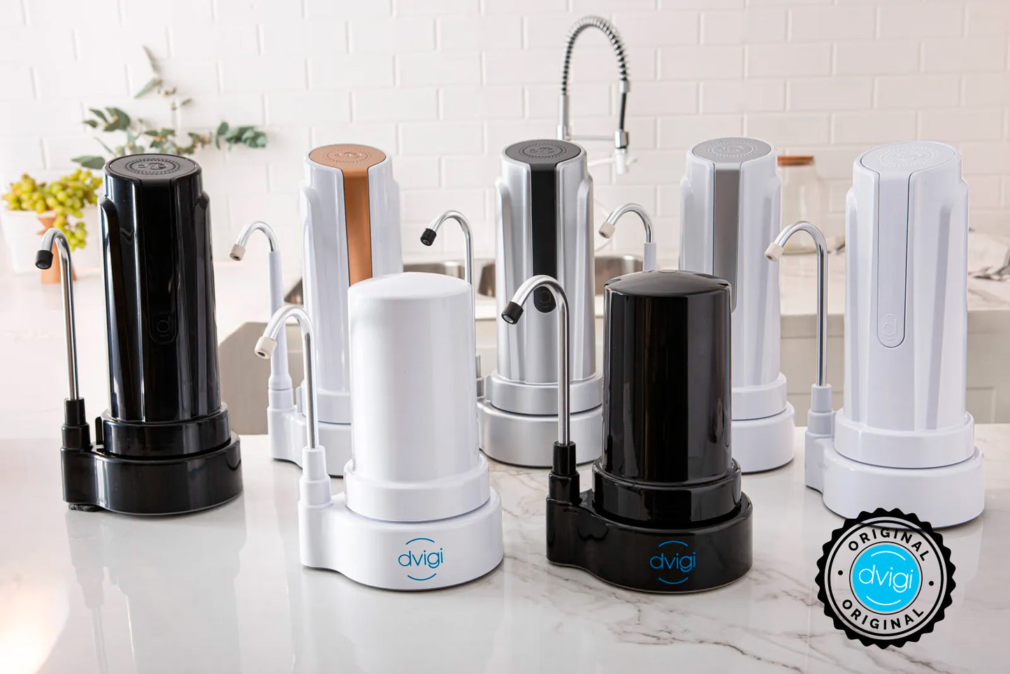 Purificador de agua Dvigi Aqua sobre mesada