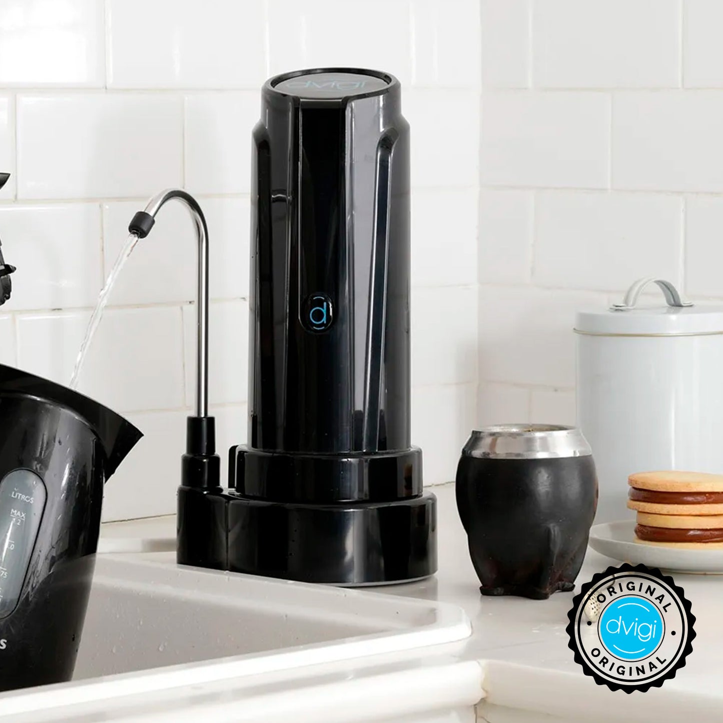 Purificador de agua Dvigi Aqua sobre mesada