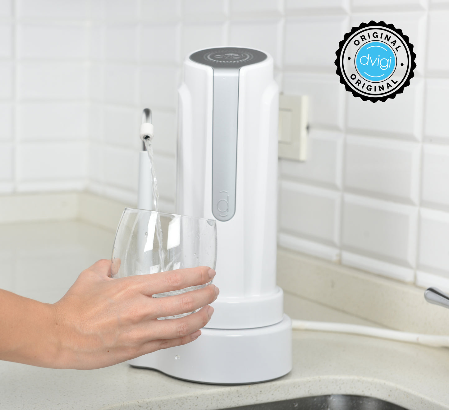 Purificador de agua Dvigi As Plus sobre mesada