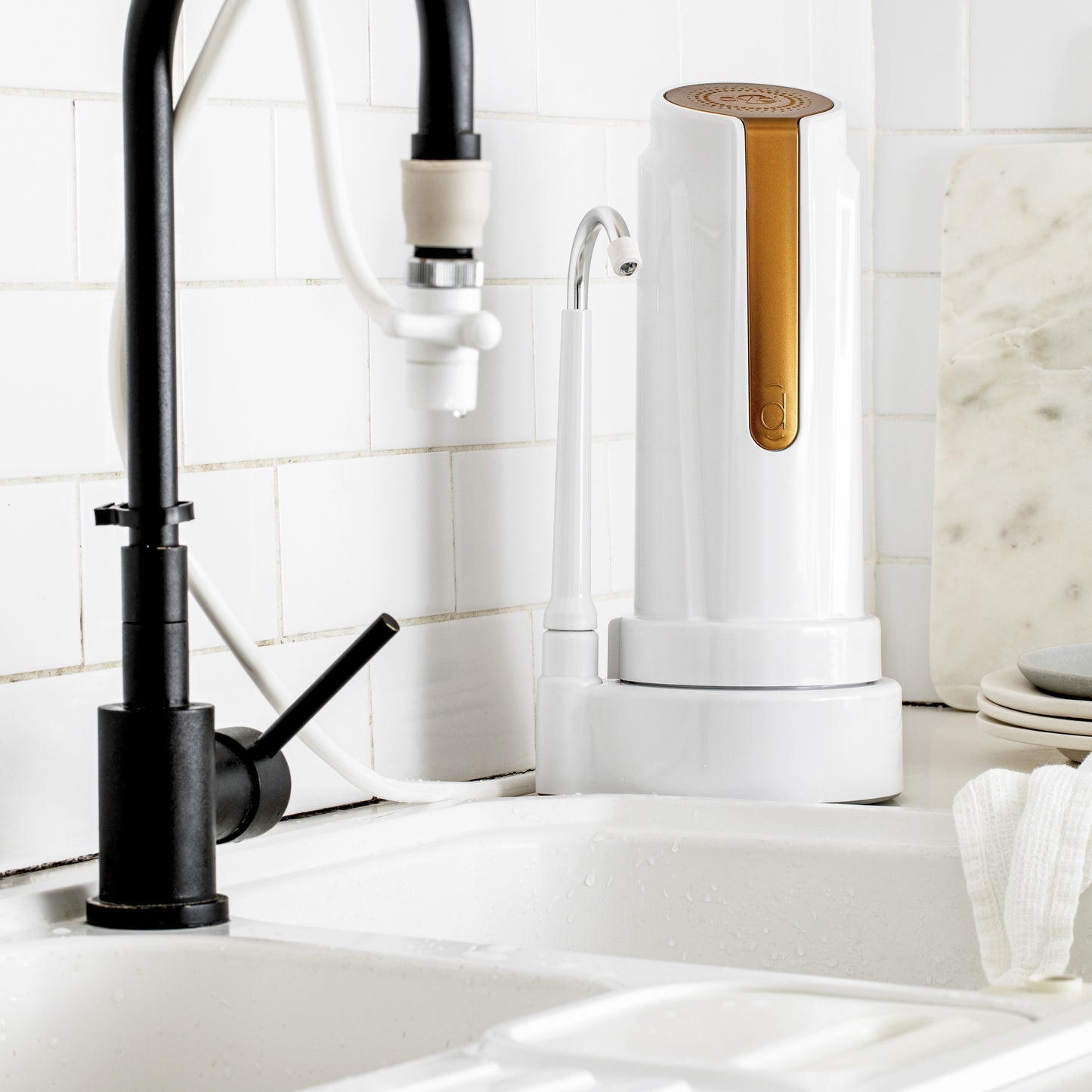 Purificador de agua Dvigi As Plus sobre mesada